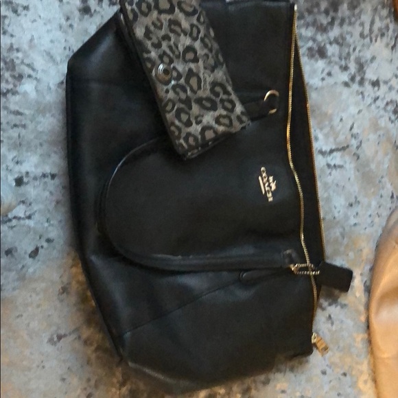 Coach purse - Picture 4 of 4